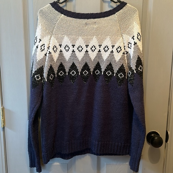 American Eagle Sweater - Picture 6 of 6